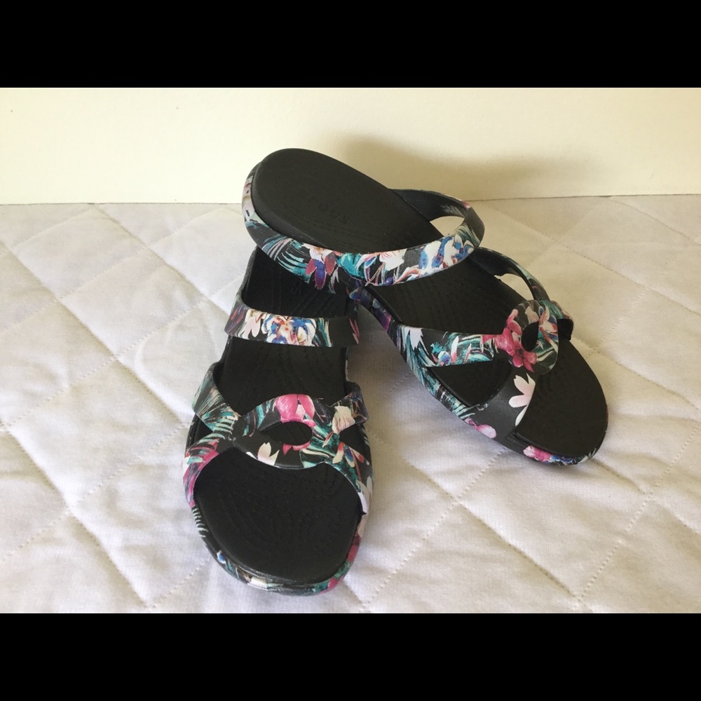 Women’s Crocs Sandals Size 7